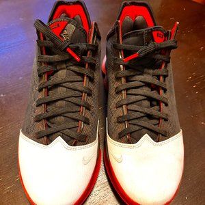 LeBron 19 Nike shoes size 9